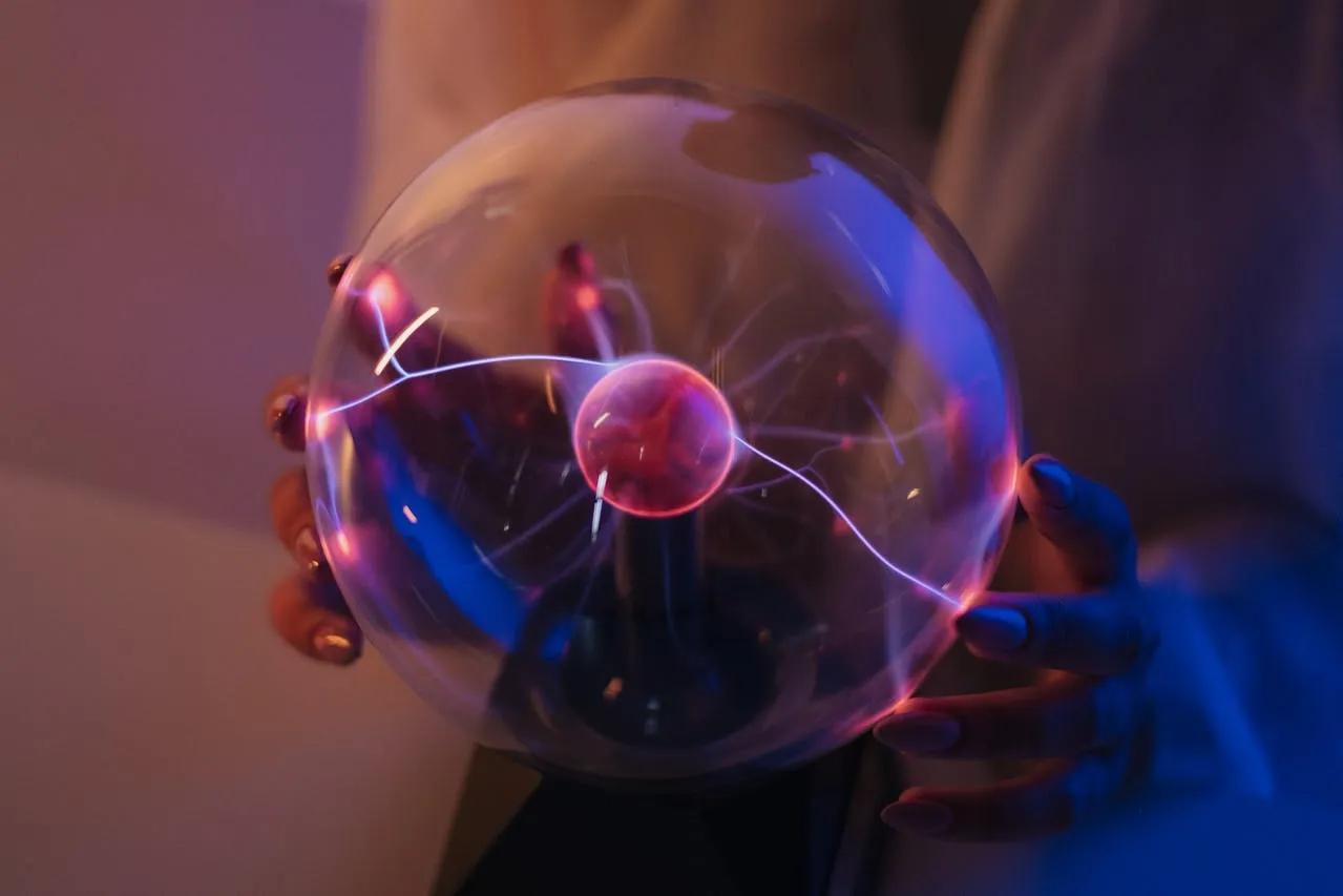 Pulzná magnetoterapia pracuje s pulzujúcim magnetickým poľom. 